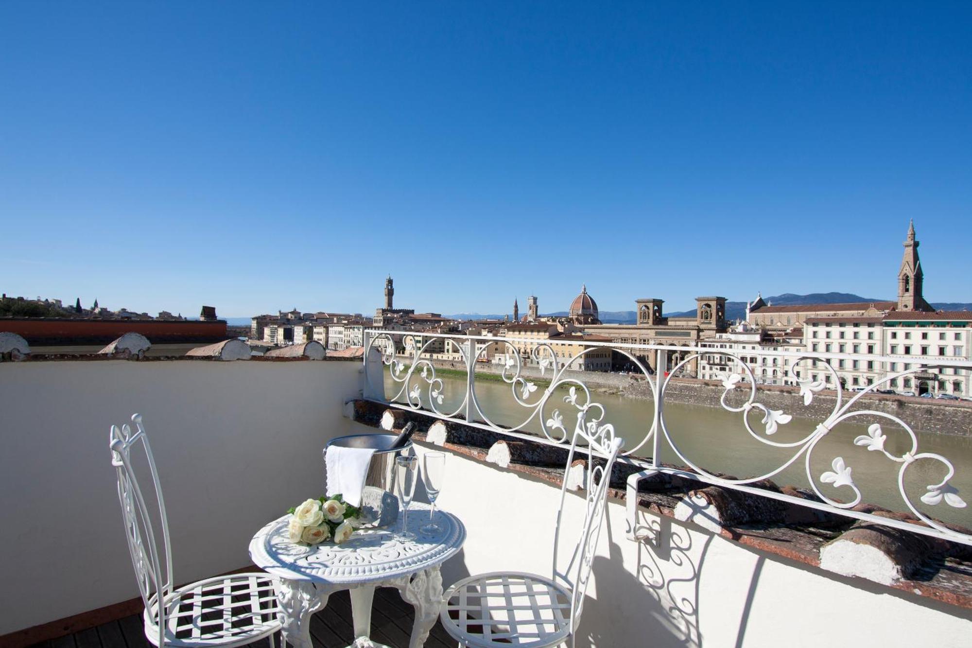 Serristori Palace Residence Florence Exterior photo